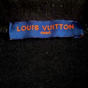 1 month old Louis Vuitton T-shirt